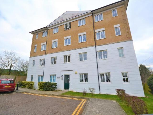 Flat for rent in Bocking, Chipping Hill