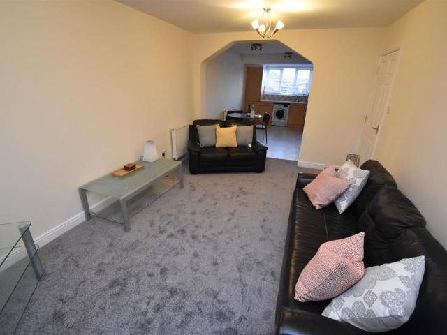 Apartment for rent in Whitnash, Green Close