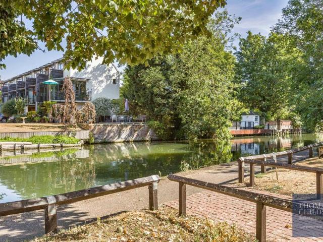 Flat for rent in Kings Hill, Colliers End