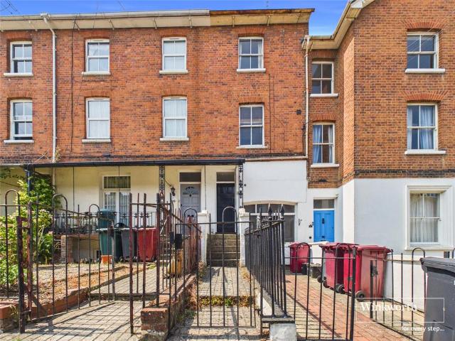 Flat for rent in Reading