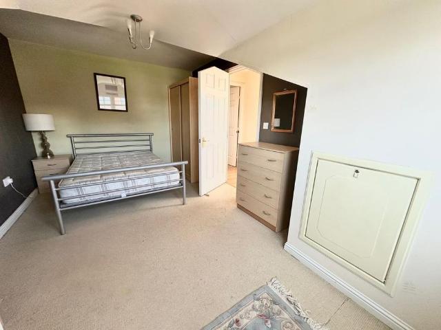 Apartment for rent in Wrenthorpe, West Yorkshire