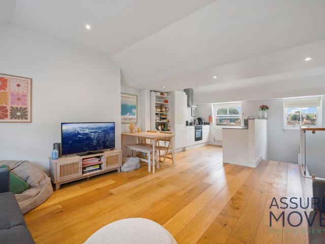Flat for rent in Islington, Isle Of Man