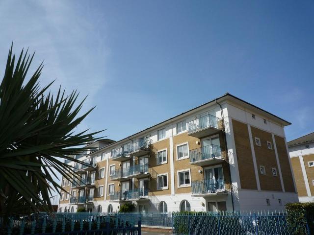 Flat for rent in Roedean