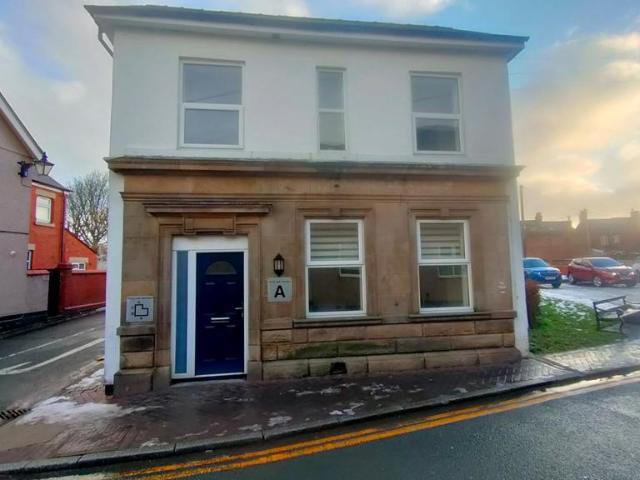 Flat for rent in Penycae, Wales