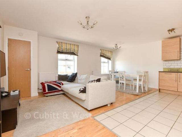 Apartment for rent in Red Hill, Surrey