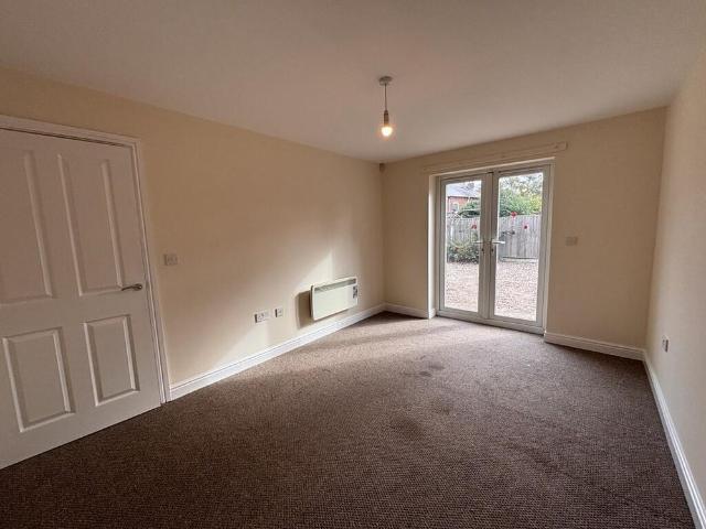 Apartment for rent in Titchfield, Ashfield