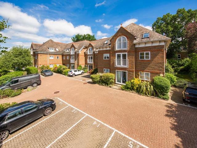 Flat for rent in St James, Sandown Park