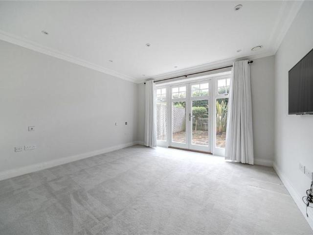 Apartment for rent in Sunningdale