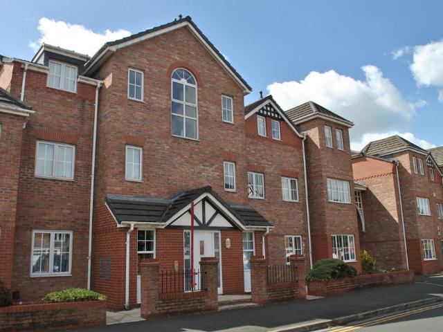Flat for rent in Broadheath, Trafford Park