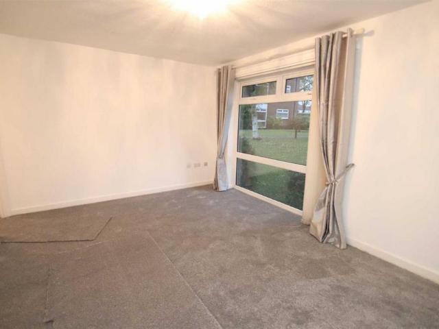 Apartment for rent in Colshaw Farm, Wilmslow