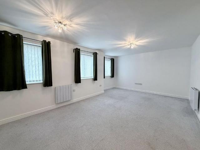 Apartment for rent in Burtonwood and Westbrook, Warrington