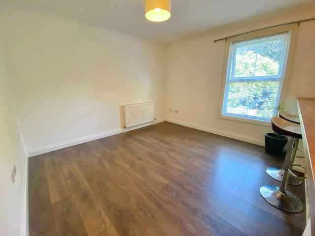Apartment for rent in Wellswood, Torquay