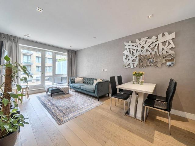 Flat for rent in London Borough of Hounslow, Strand
