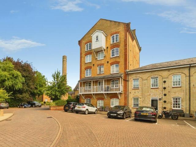 Flat for rent in Horn's Mill, East Hertfordshire