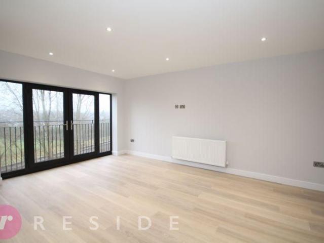 Apartment for rent in Burnedge, Greater Manchester
