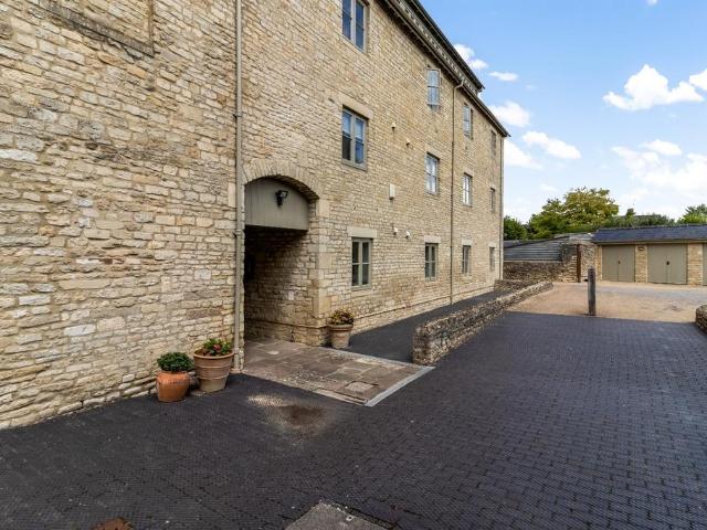 Flat for rent in Chesterton, Fossebridge