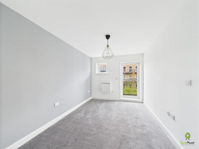 Apartment for rent in Swanscombe and Greenhithe, Monks Orchard