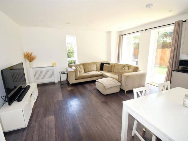 Apartment for rent in Yiewsley, Greater London