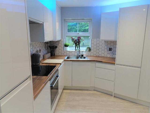 Flat for rent in Fleet, Hart