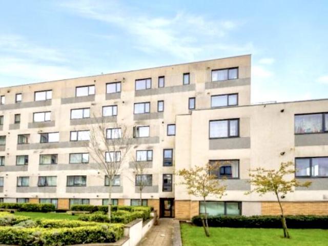 Flat for rent in Stanwell