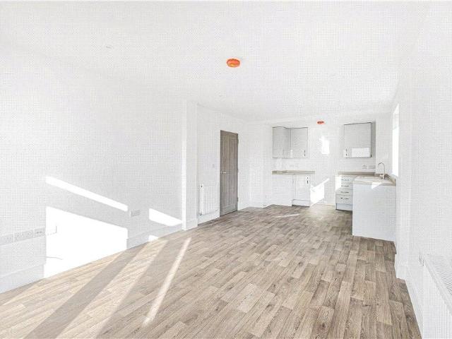 Flat for rent in London Borough of Croydon, Thornton Heath