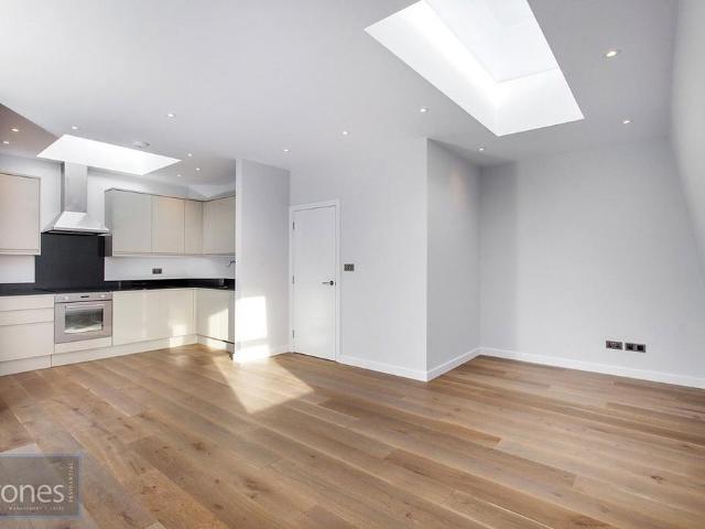 Flat for rent in Dollis Hill, Greater London