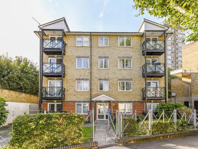 Flat for rent in Battersea, Greater London