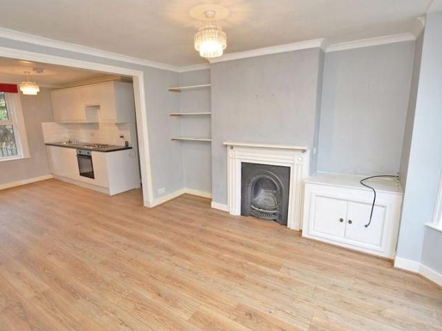 Apartment for rent in Ringlestone, Midway