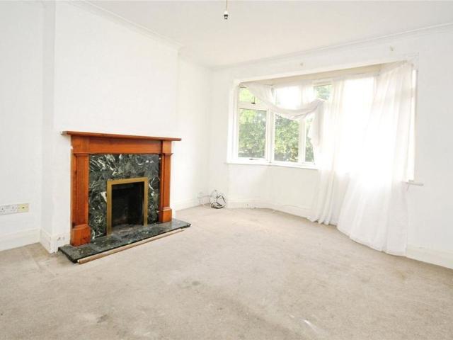 Apartment for rent in Marks Gate, Greater London
