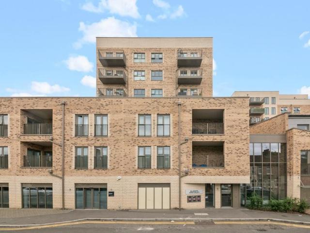 Flat for rent in Hayes, Greater London