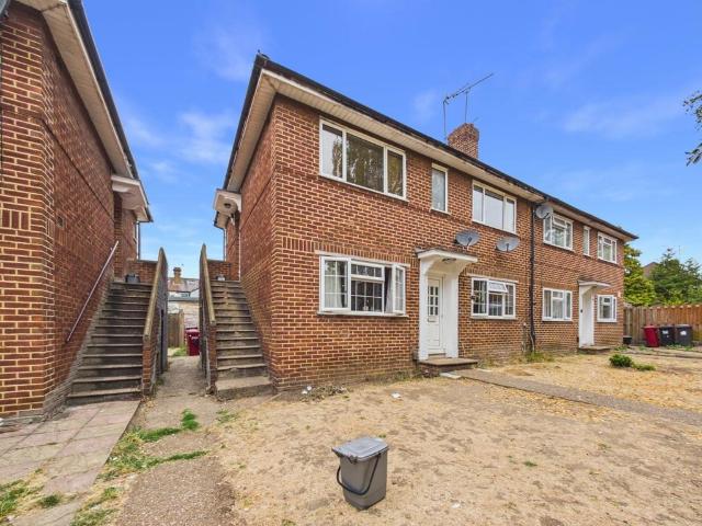 Flat for rent in Slough