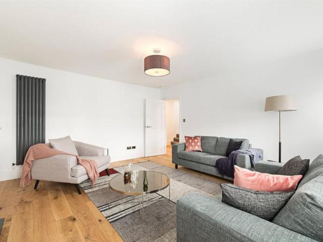Apartment for rent in Paddington, Isle Of Man