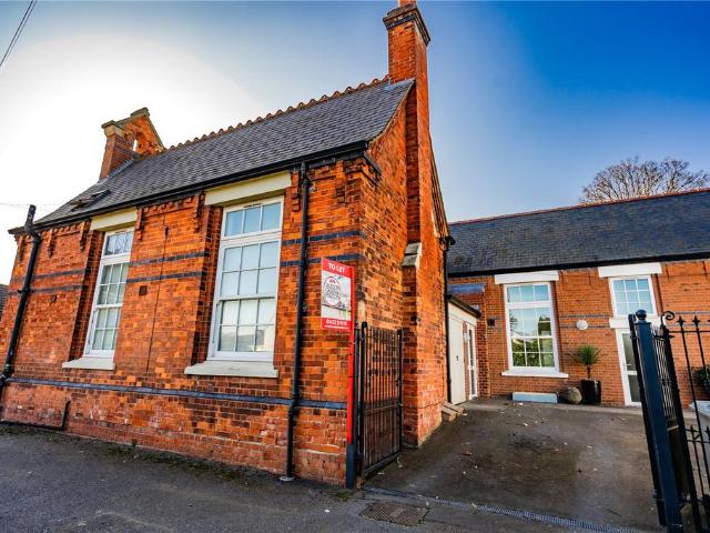 Flat for rent in Holton le Clay, Belleau