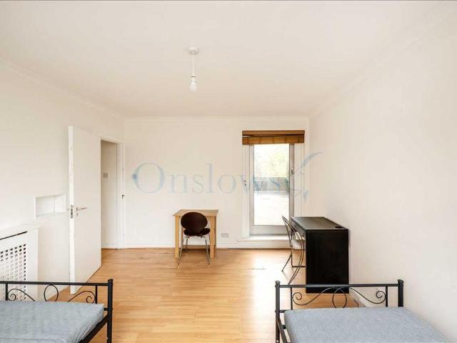 Flat for rent in Battersea, Isle Of Man