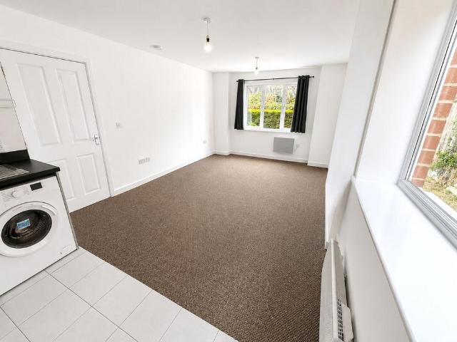 Apartment for rent in West Bedfont, Lower Halliford