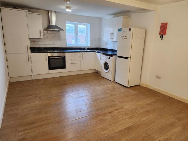 Flat for rent in Horsell, Woking