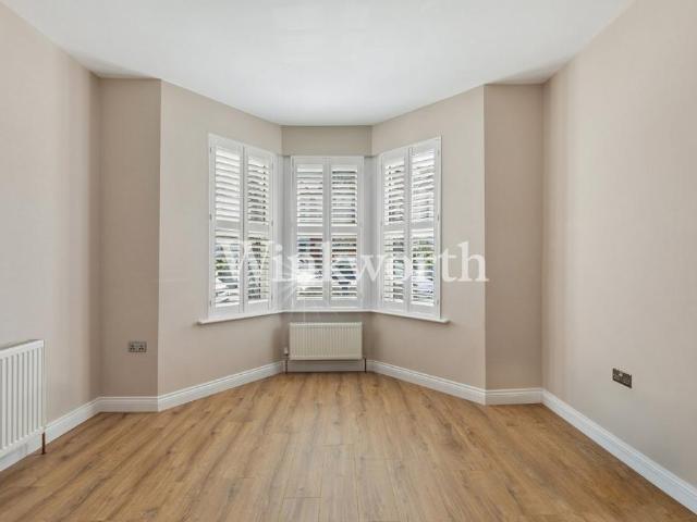 Flat for rent in Greater London
