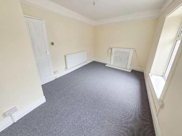 Apartment for rent in Hengoed, Wales
