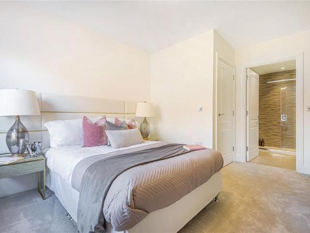 Apartment for rent in St James, Sandown Park