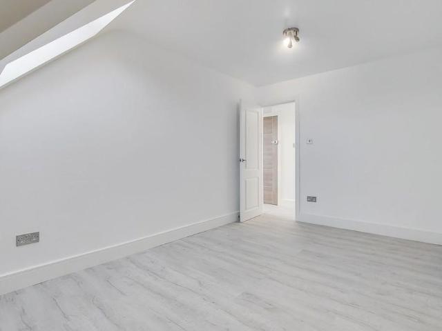 Apartment for rent in Temple Fortune, Greater London