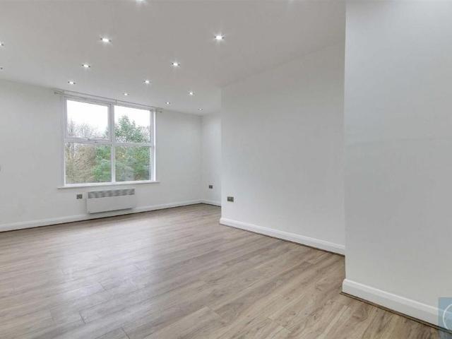 Apartment for rent in Roundhay, West Yorkshire