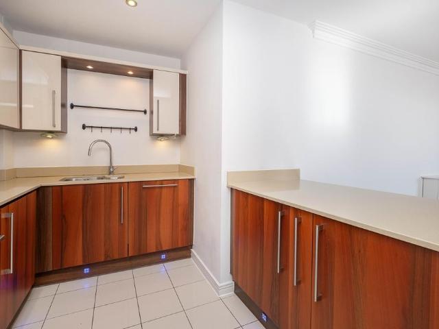 Flat for rent in Royal Borough of Kingston upon Thames, Greater London
