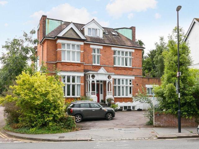Flat for rent in London Borough of Croydon, Greater London