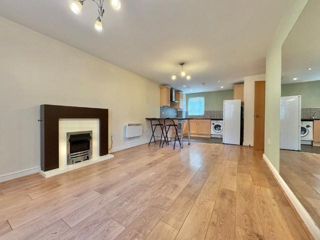 Apartment for rent in Weetwood, West Yorkshire