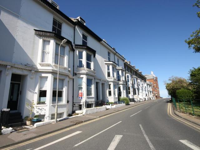 Flat for rent in Middle Deal, Ash