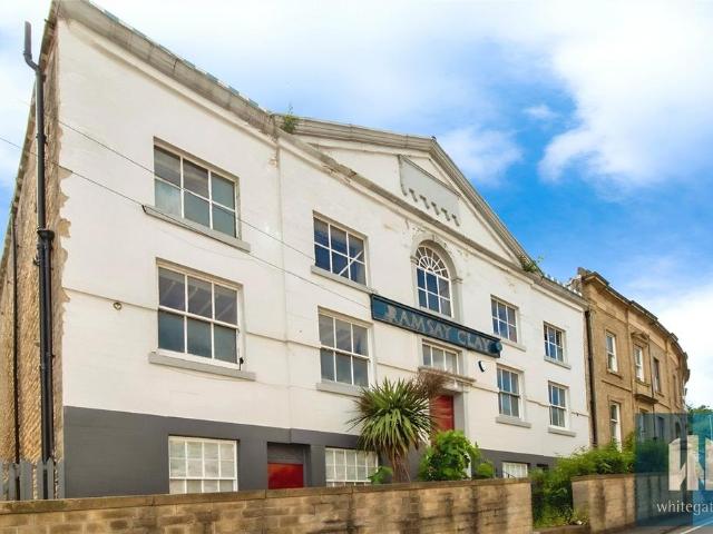 Flat for rent in Highfields, Huddersfield