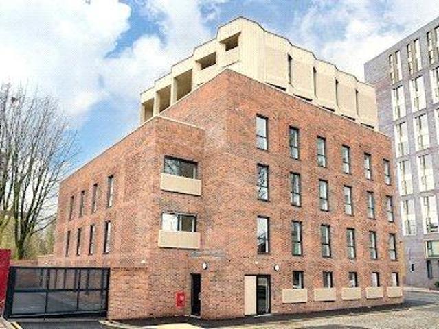 Flat for rent in Hulme, Georgia