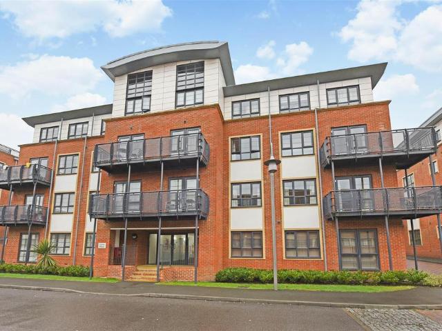 Flat for rent in Farnborough, Hampshire