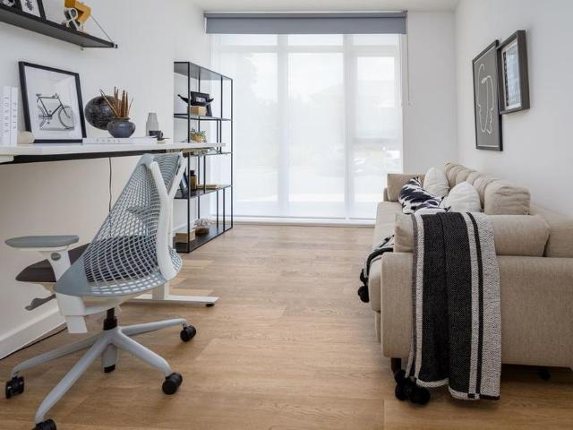 Apartment for rent in Ashley Park, Surrey