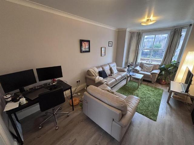 Apartment for rent in Parrs Wood, Manchester